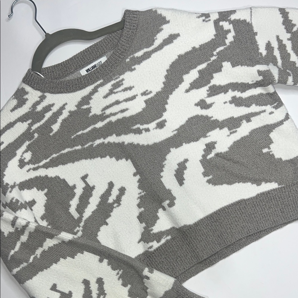 Women’s William Rast Gray and White Crew Neck Sweater size medium - Picture 1 of 8